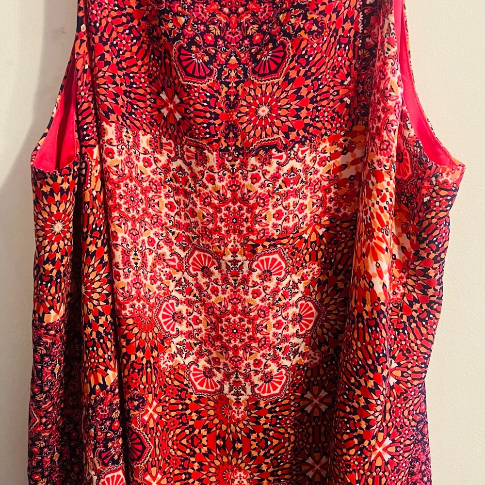 Adrienne Vittadini Red White Mandala Tank Top